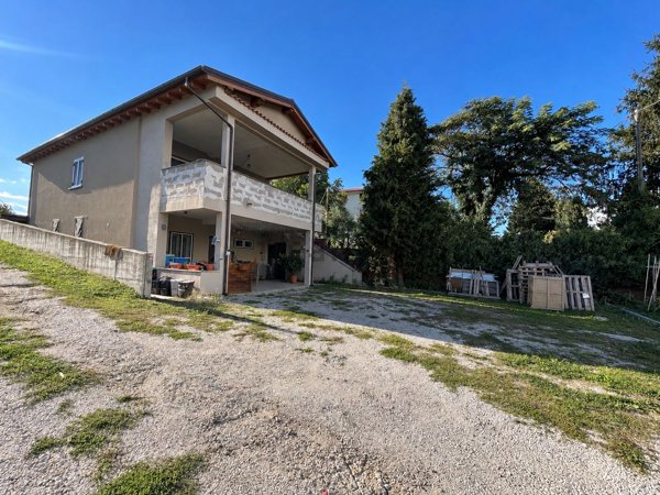 casa indipendente in vendita a Palestrina in zona Valvarino