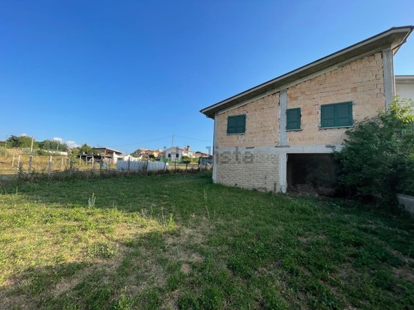 casa indipendente in vendita a Palestrina in zona Valvarino