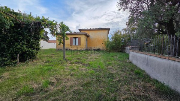 casa indipendente in vendita a Palestrina in zona Carchitti