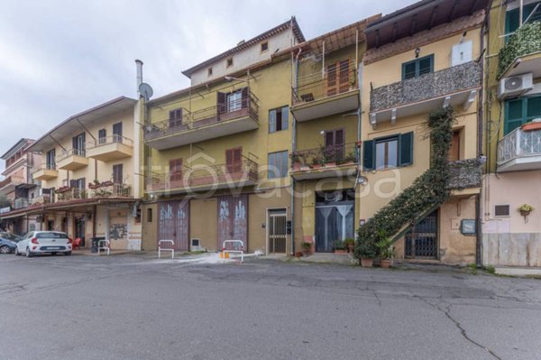 appartamento in vendita a Palombara Sabina in zona Cretone