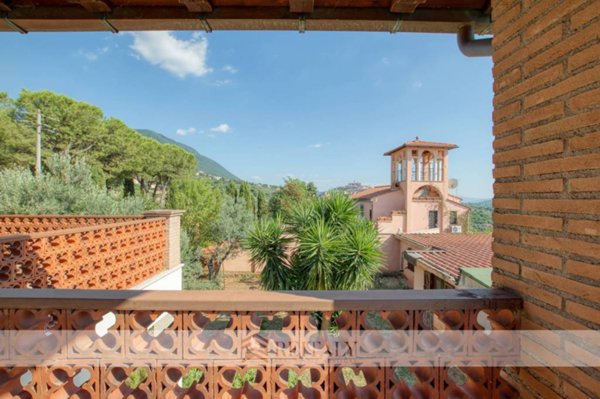 villa in vendita a Palombara Sabina