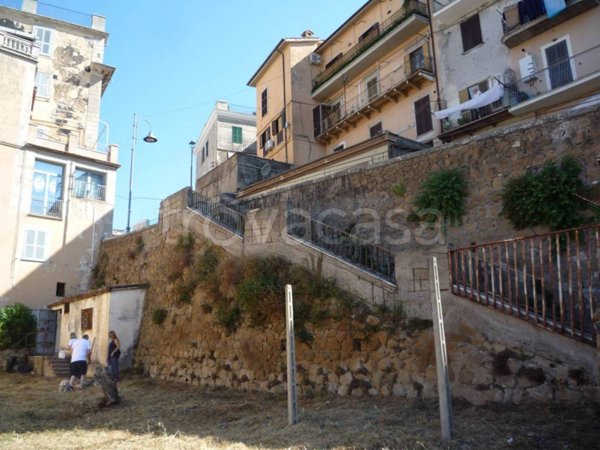 locale di sgombero in vendita a Palombara Sabina