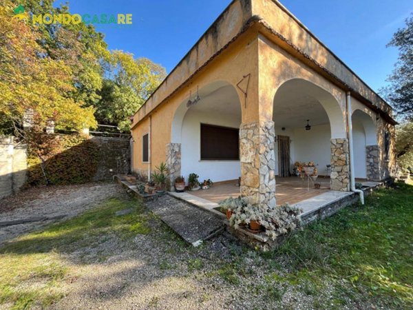 casa indipendente in vendita a Palombara Sabina