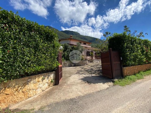 casa indipendente in vendita a Palombara Sabina
