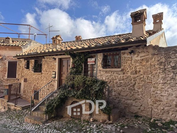 appartamento in vendita a Palombara Sabina