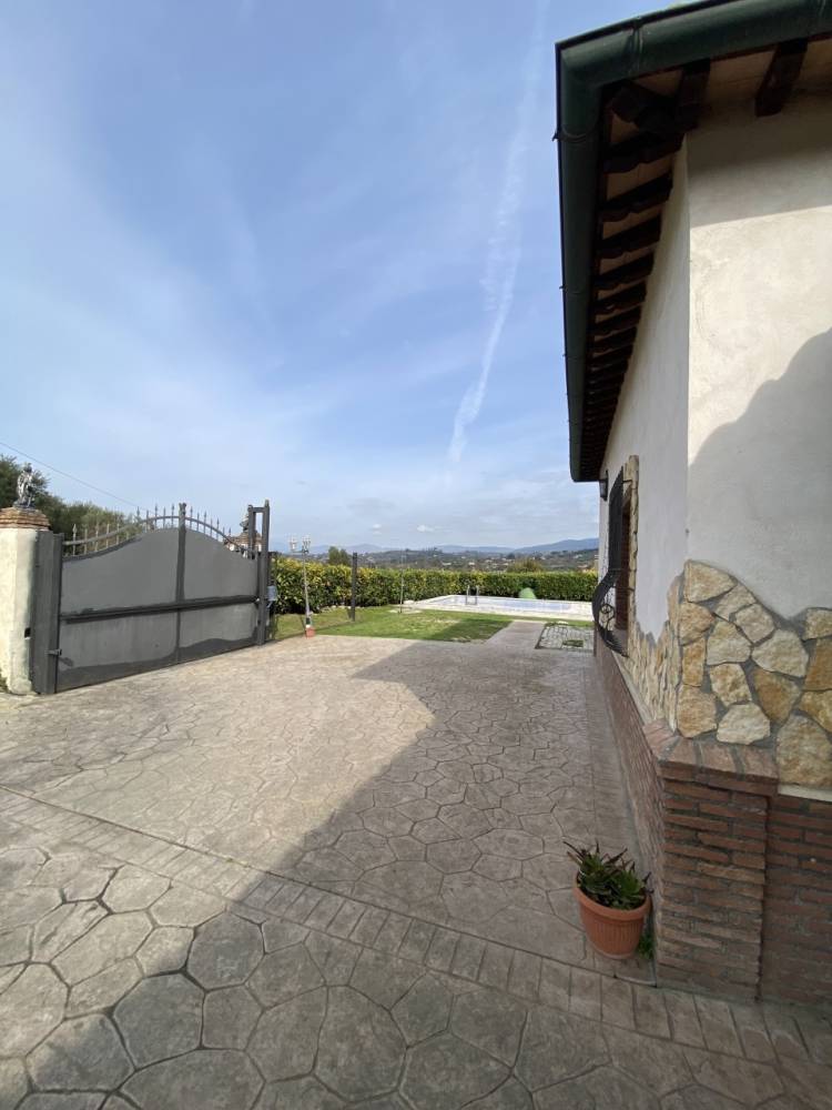 casa indipendente in vendita a Palombara Sabina