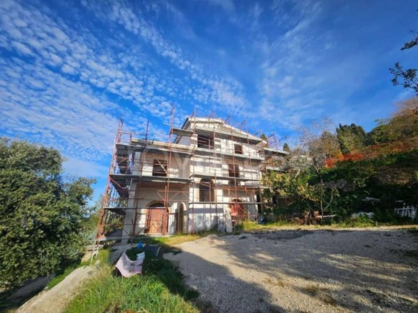 casa indipendente in vendita a Palombara Sabina