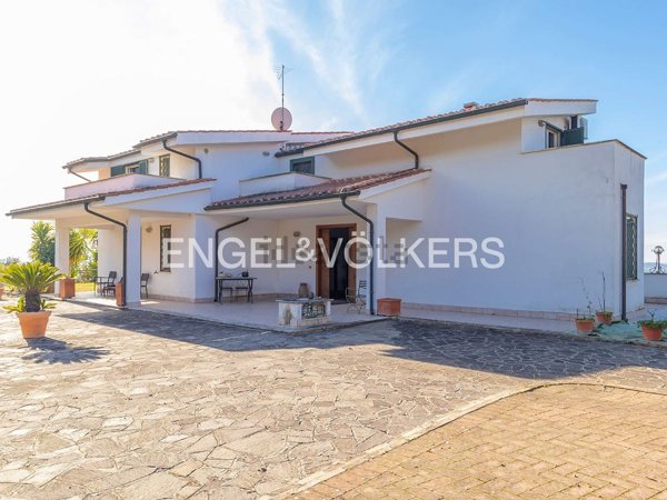 casa indipendente in vendita a Palombara Sabina