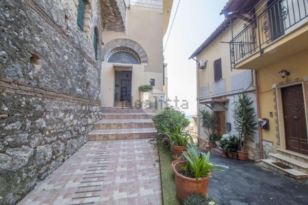 appartamento in vendita a Palombara Sabina