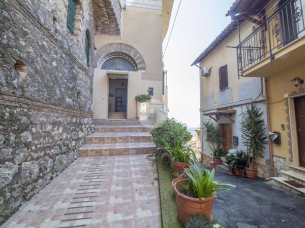 appartamento in vendita a Palombara Sabina