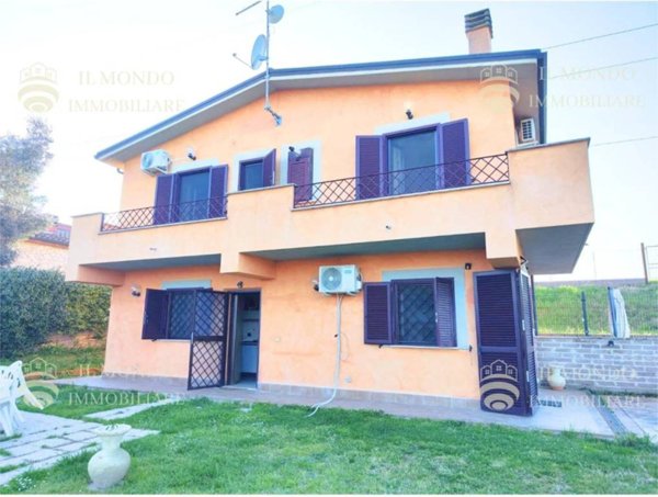 casa indipendente in vendita a Palombara Sabina