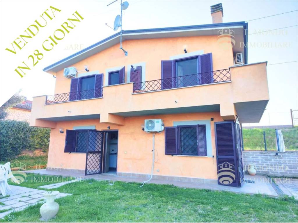 casa indipendente in vendita a Palombara Sabina