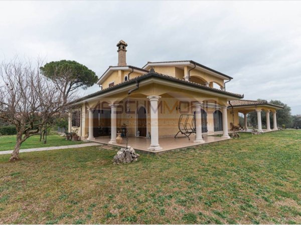 casa indipendente in vendita a Palombara Sabina