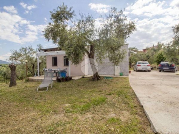 casa indipendente in vendita a Palombara Sabina