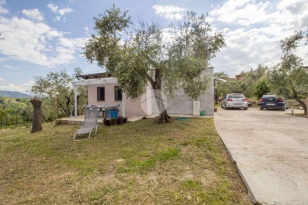 casa indipendente in vendita a Palombara Sabina