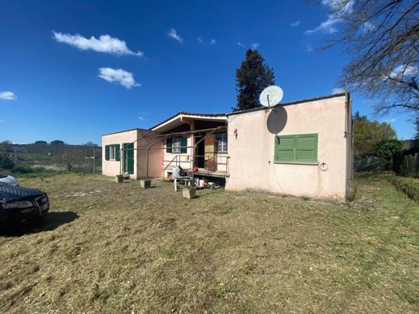 casa indipendente in vendita a Palombara Sabina