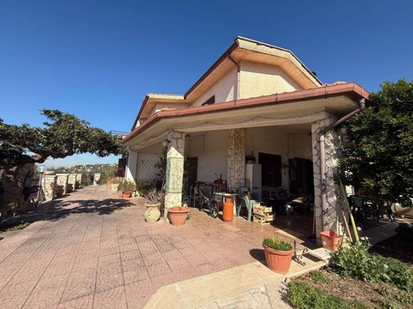 casa indipendente in vendita a Palombara Sabina