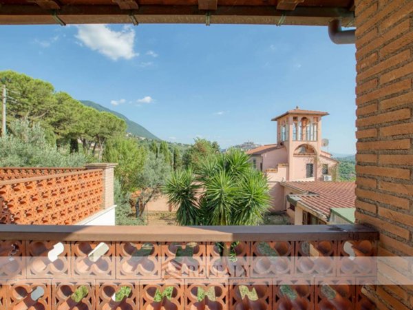 casa indipendente in vendita a Palombara Sabina
