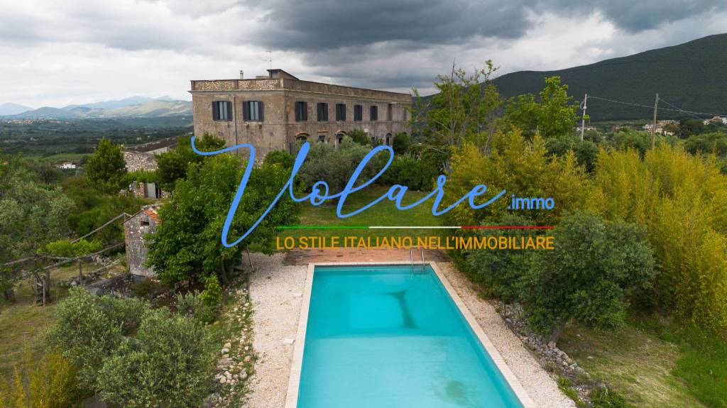 locale di sgombero in vendita a Palombara Sabina