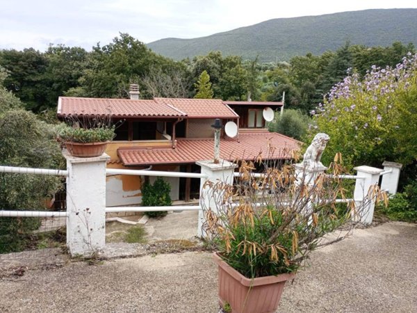 casa indipendente in vendita a Palombara Sabina