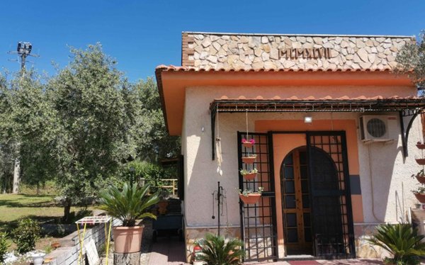 casa indipendente in vendita a Palombara Sabina
