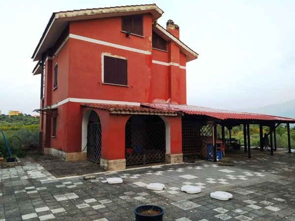 casa indipendente in vendita a Palombara Sabina in zona Cretone