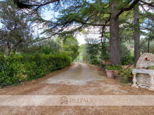 villa in vendita a Palombara Sabina