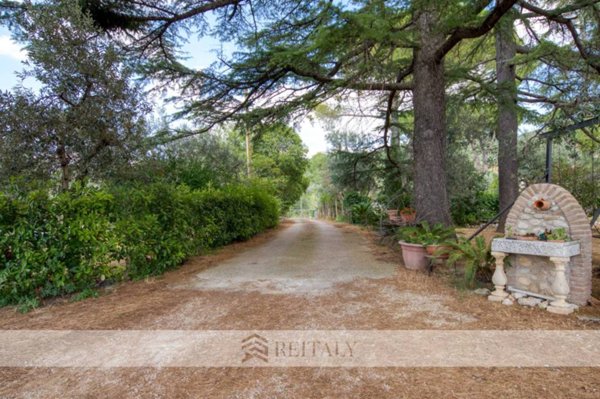 villa in vendita a Palombara Sabina