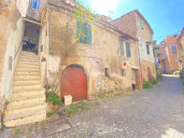 appartamento in vendita a Palombara Sabina