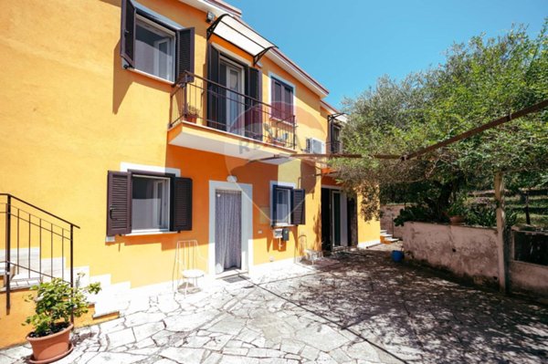 casa indipendente in vendita a Palombara Sabina