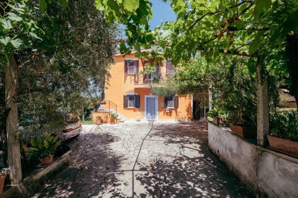 casa indipendente in vendita a Palombara Sabina
