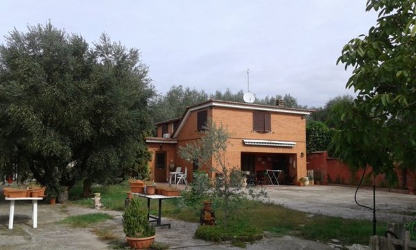 casa indipendente in vendita a Palombara Sabina