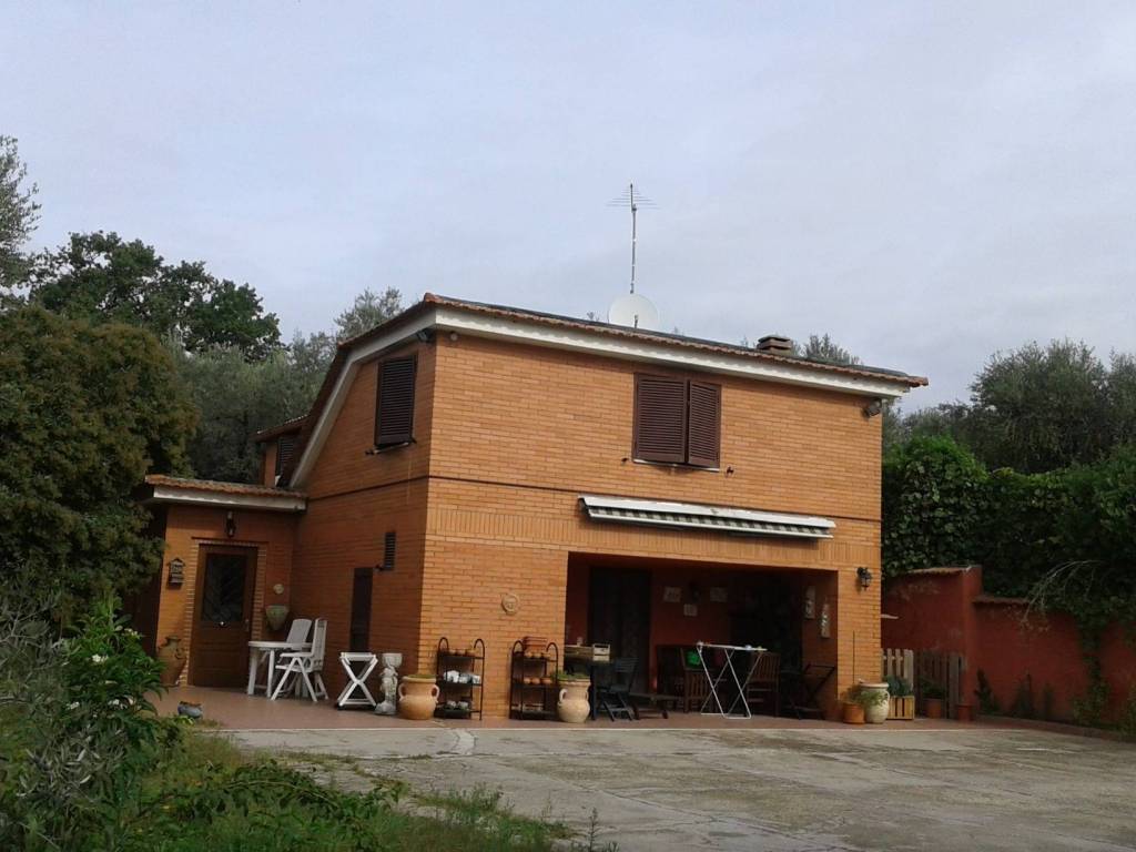 casa indipendente in vendita a Palombara Sabina