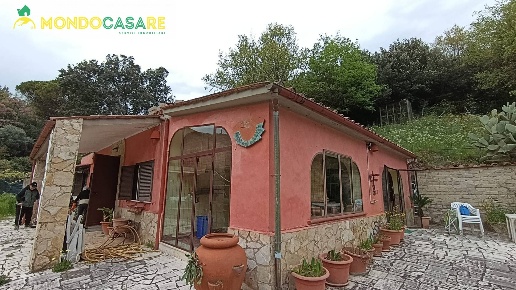 casa indipendente in vendita a Palombara Sabina