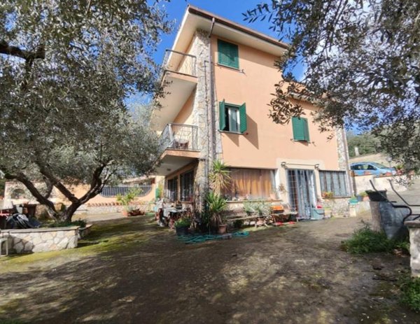 casa indipendente in vendita a Palombara Sabina