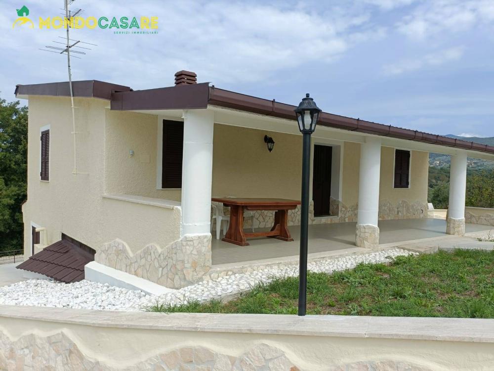 casa indipendente in vendita a Palombara Sabina