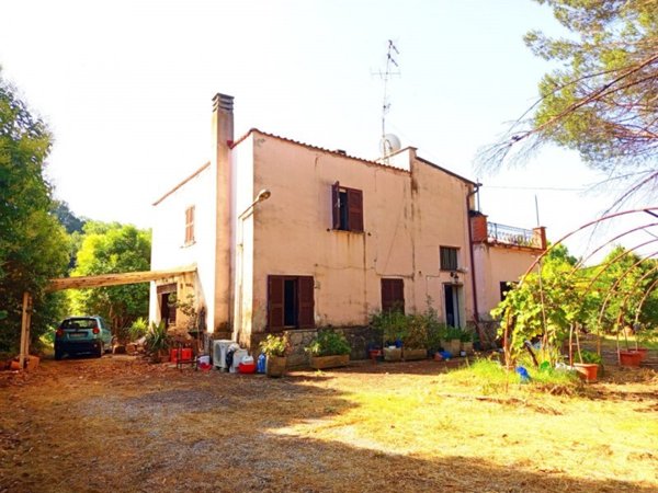 casa indipendente in vendita a Palombara Sabina