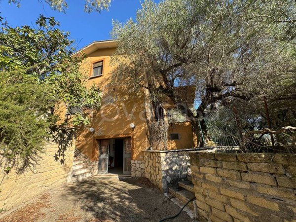 casa indipendente in vendita a Palombara Sabina