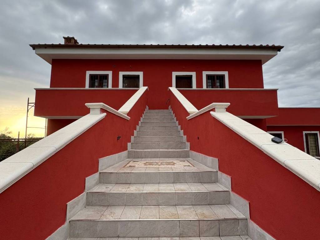 appartamento in vendita a Palombara Sabina in zona Stazzano