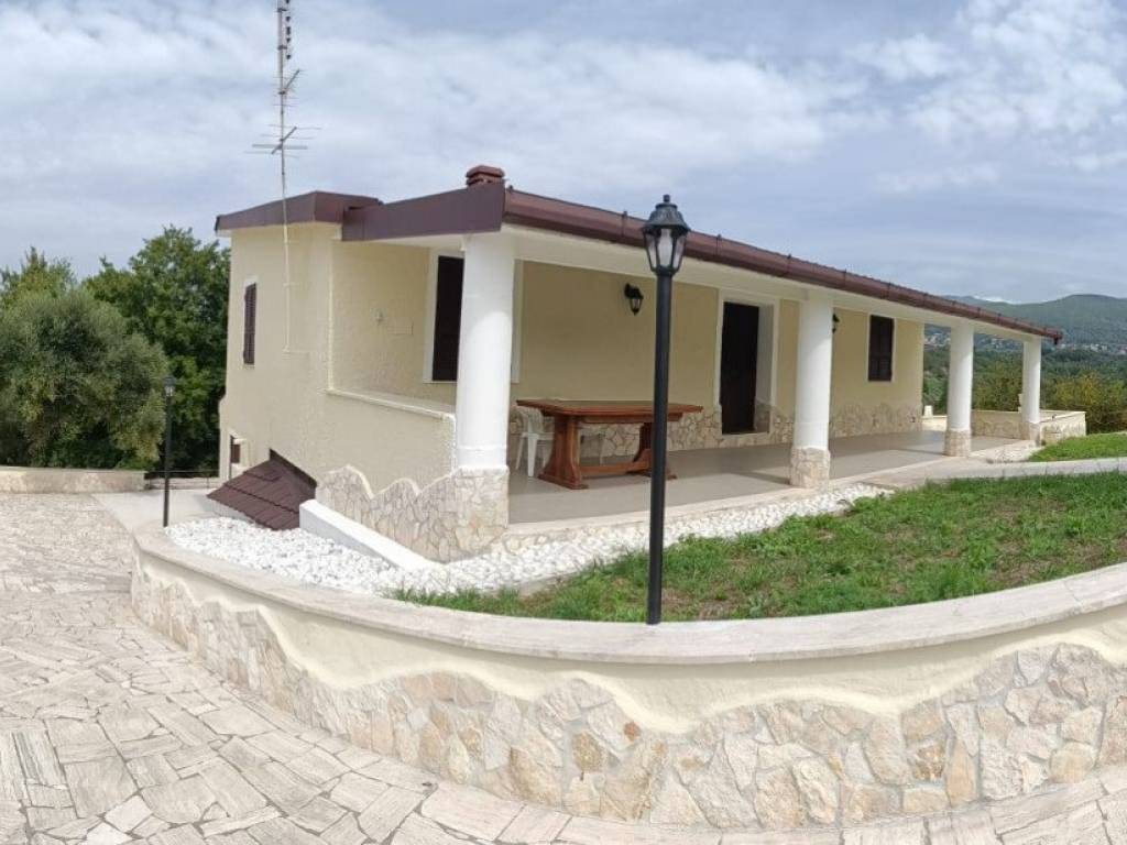 casa indipendente in vendita a Palombara Sabina