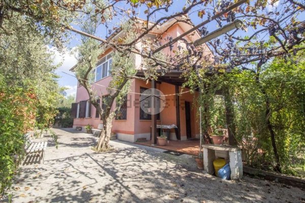 casa indipendente in vendita a Palombara Sabina