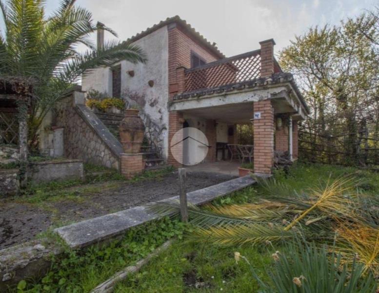 casa indipendente in vendita a Palombara Sabina in zona Cretone