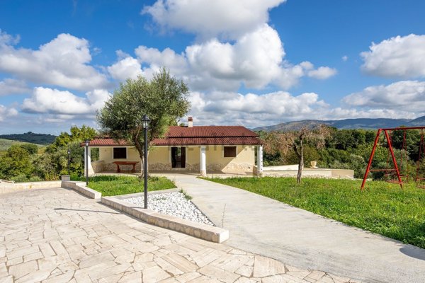 casa indipendente in vendita a Palombara Sabina
