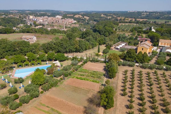 casale in vendita a Palombara Sabina