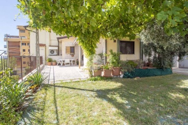 casa indipendente in vendita a Palombara Sabina