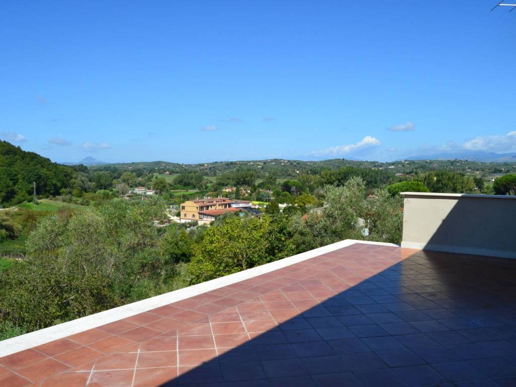 casa indipendente in vendita a Palombara Sabina