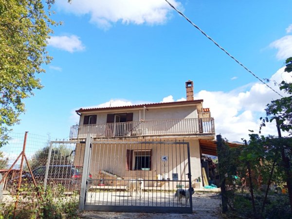 casa indipendente in vendita a Palombara Sabina