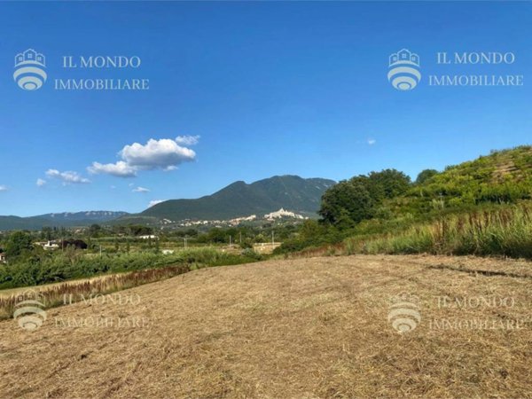 terreno edificabile in vendita a Palombara Sabina