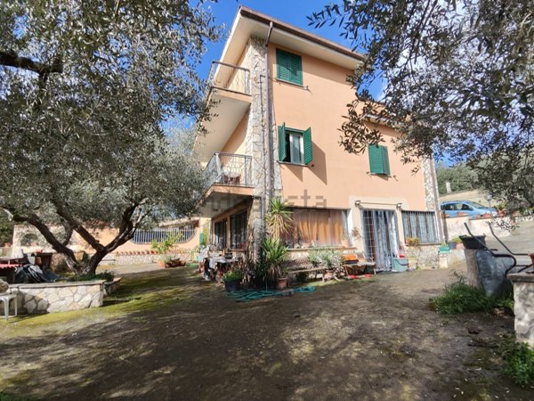 casa indipendente in vendita a Palombara Sabina