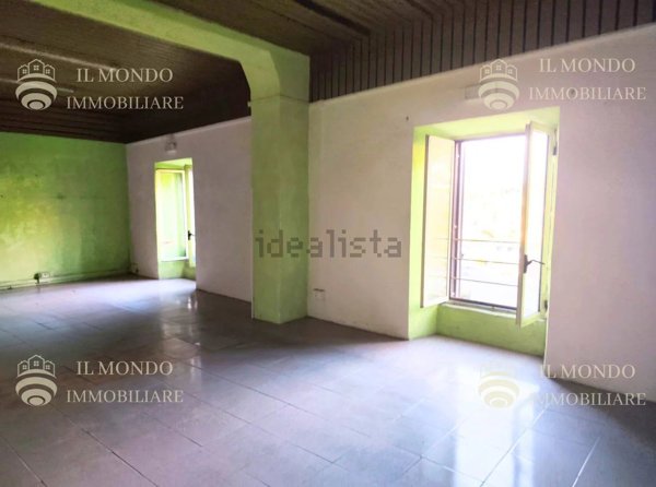 locale commerciale in vendita a Palombara Sabina